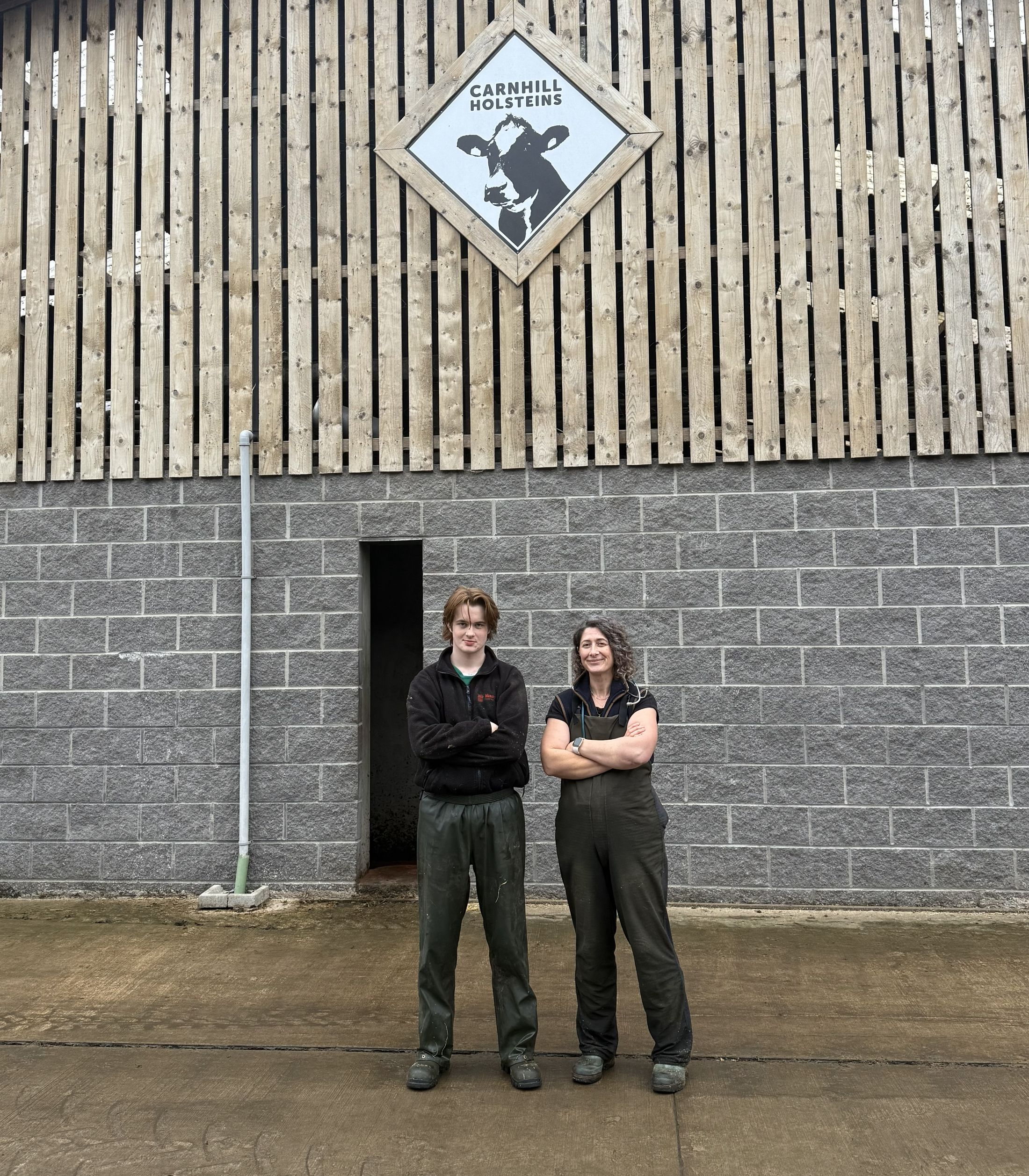 Charlie Casey (Carnhill Holsteins) and Trennie Bowser (Independent Farm Vet) are featured in the AgriSearch CalfCheck video series